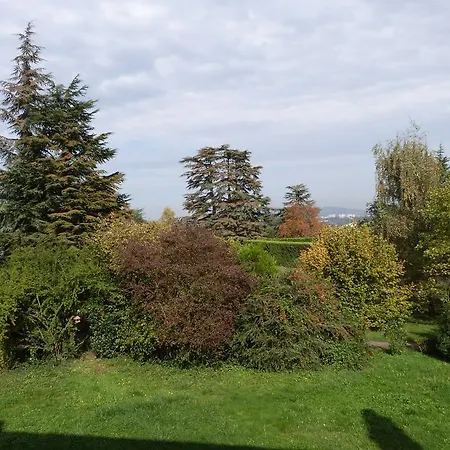 La Maison De Roussille Frühstückspension *