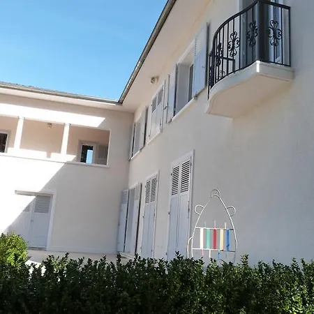 La Maison De Roussille Francheville (Rhone)