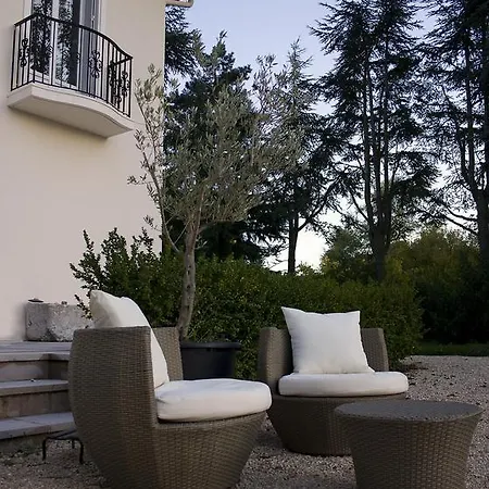 La Maison De Roussille