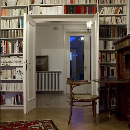 La Maison De Roussille