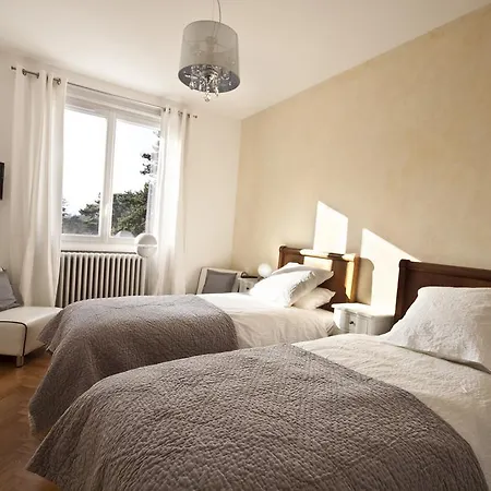 La Maison De Roussille Frühstückspension